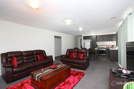 Property photo of 20 Erin Square Deer Park VIC 3023