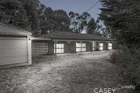 Property photo of 32 Mayfield Road Cranbourne East VIC 3977