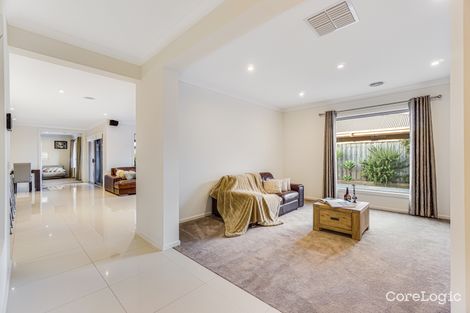 Property photo of 10 Alvis Close Taylors Hill VIC 3037