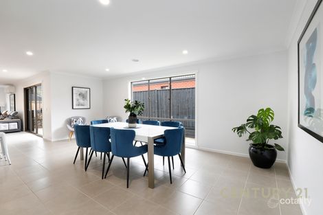 Property photo of 52 Meadowlea Crescent Pakenham VIC 3810