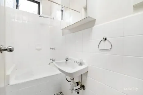 Property photo of 4/116 Inkerman Street St Kilda VIC 3182