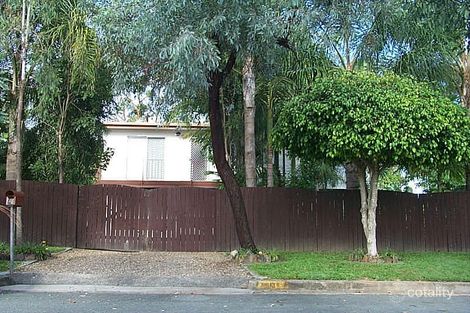 13 Pomona Tce, Labrador, QLD 4215