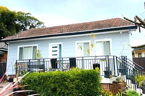 Property photo of 10 Narramore Street Kingsgrove NSW 2208