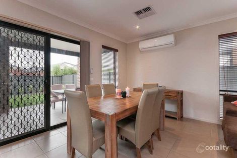 Property photo of 24 Viewside Crescent Craigieburn VIC 3064