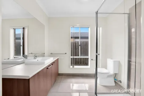 Property photo of 9 Leon Drive Weir Views VIC 3338