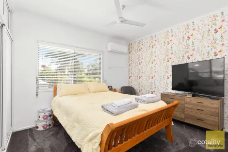 Property photo of 8 Ward Place Emerald QLD 4720