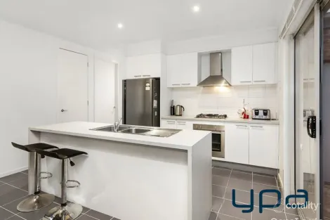 Property photo of 16 Derham Drive Point Cook VIC 3030