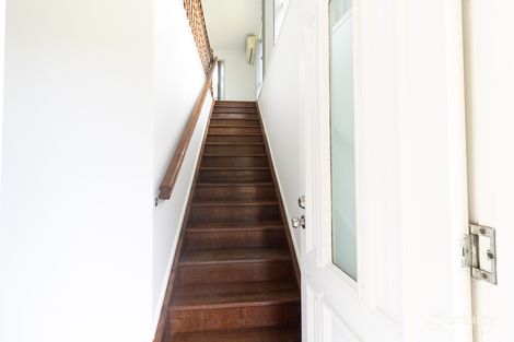 4 Discovery Cres, Rosslyn, QLD 4703