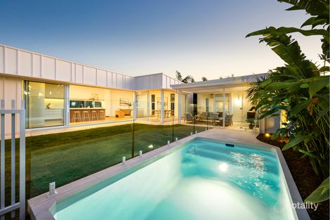 10 Tatha Ave, Palm Beach, QLD 4221