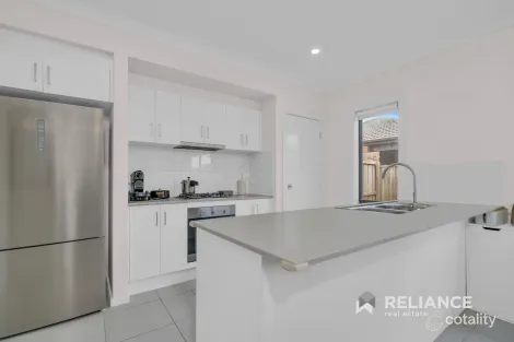 Property photo of 13 Kyogle Avenue Point Cook VIC 3030