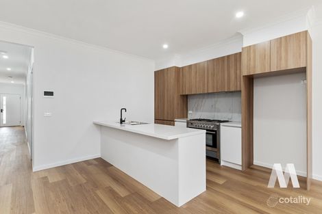 5 Surat Way, Rockbank, VIC 3335