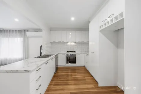 Property photo of 41 Dover Street Wendouree VIC 3355
