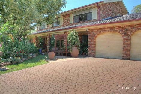 9 Wallis Pl, Lake Albert, NSW 2650