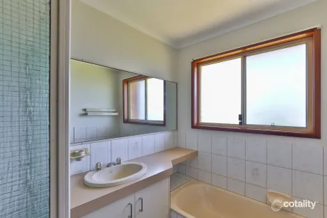 Property photo of 7 Alroe Court Kearneys Spring QLD 4350