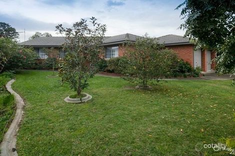 Property photo of 7 Holt Place Pakenham VIC 3810