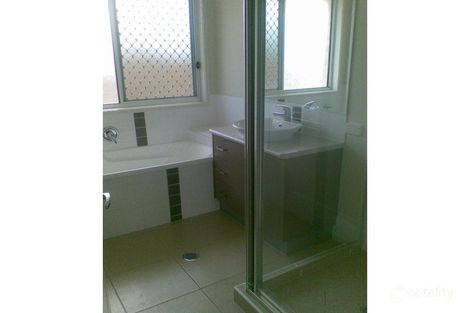 Property photo of 34 Sandheath Place Ningi QLD 4511