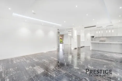 Property photo of 31 Cuthbert Crescent Edensor Park NSW 2176