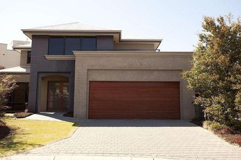 15 Halliday Gr, Hillarys, WA 6025