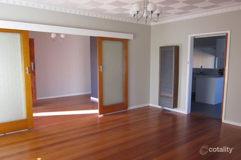 Property photo of 18 Douglas Avenue St Albans VIC 3021