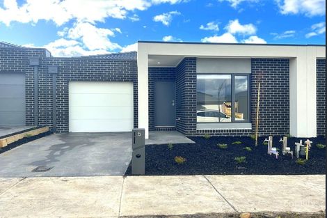 5 Frangipani Way, Mickleham, VIC 3064