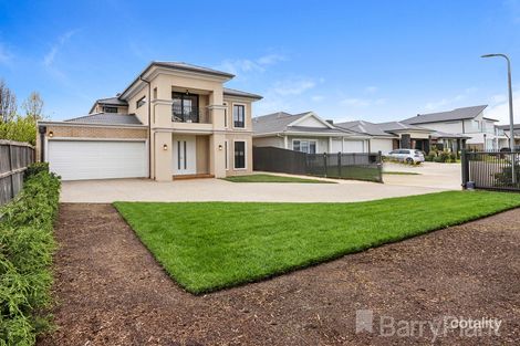 Property photo of 11 Myoora Crescent Greenvale VIC 3059