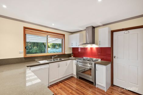 Property photo of 4 Clydebank Avenue Endeavour Hills VIC 3802