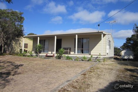 Property photo of 32 Shoreline Drive Golden Beach VIC 3851