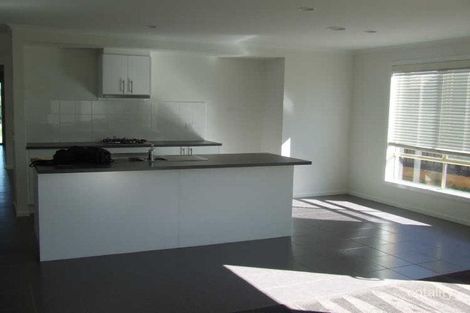 Property photo of 7 Killarney Crescent Pakenham VIC 3810