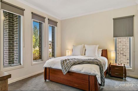 Property photo of 3 Ethereal Way Sandhurst VIC 3977