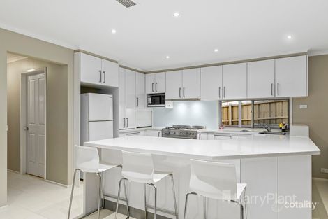 Property photo of 12 Warbler Walk South Morang VIC 3752