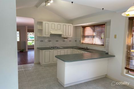 11 Hayfield Ct, Sydenham, VIC 3037