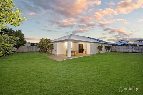 Property photo of 11 Dune Parade Bushland Beach QLD 4818