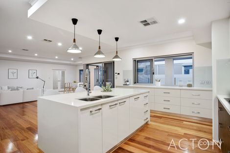 Property photo of 9 Breaksea Drive North Coogee WA 6163