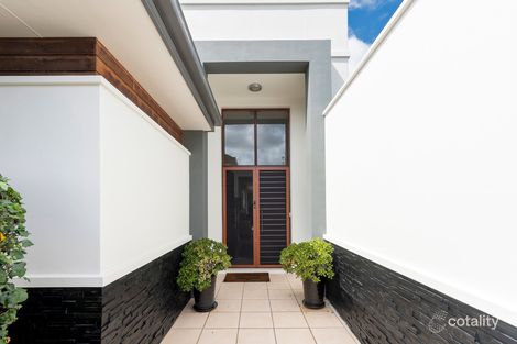 Property photo of 2212 The Parkway Hope Island QLD 4212
