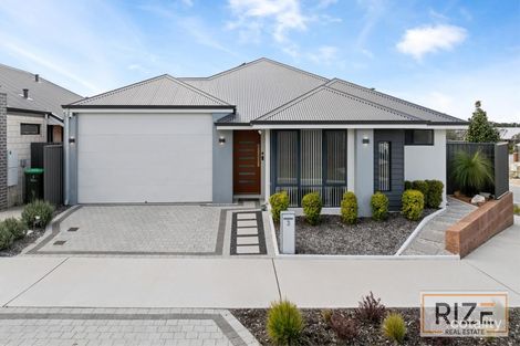 Property photo of 2 Beautiful Road Banksia Grove WA 6031