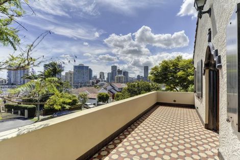 Property photo of 32 Maxwell Street New Farm QLD 4005