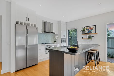Property photo of 5/5-6 Chelsworth Place Caroline Springs VIC 3023
