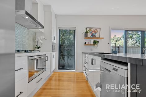 Property photo of 5/5-6 Chelsworth Place Caroline Springs VIC 3023