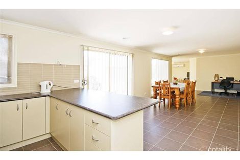 Property photo of 10 Pilotbird Way Tarneit VIC 3029