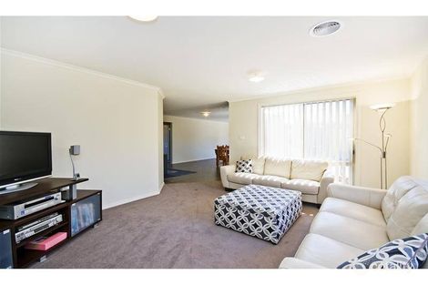 Property photo of 10 Pilotbird Way Tarneit VIC 3029