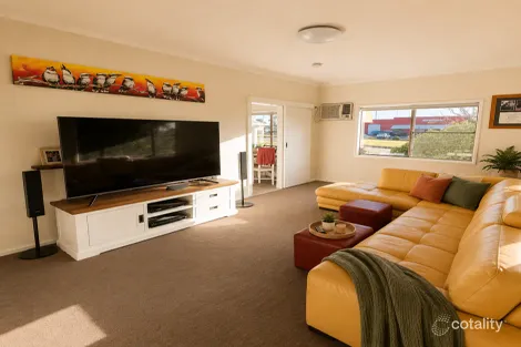 Property photo of 11 Forbes Road Parkes NSW 2870
