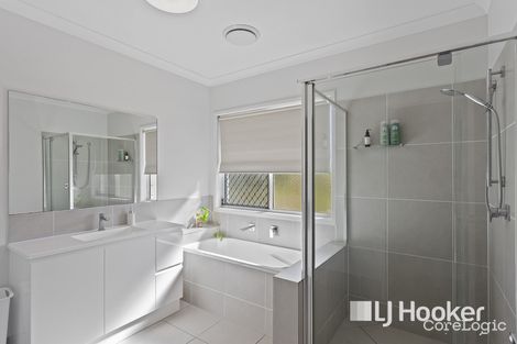 Property photo of 4 Wakefield Crescent Kensington Grove QLD 4341