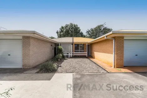 2/548 Greenwattle St, Newtown, QLD 4350