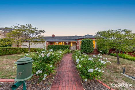 Property photo of 17 Hillview Place Berwick VIC 3806