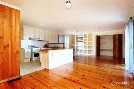 Property photo of 12 Oldfield Grove Gladstone Park VIC 3043