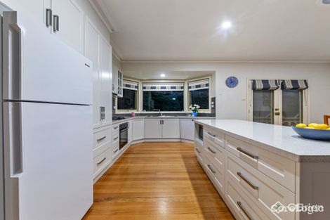 Property photo of 17 Hillview Place Berwick VIC 3806