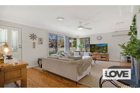 Property photo of 22 Laxton Crescent Belmont North NSW 2280