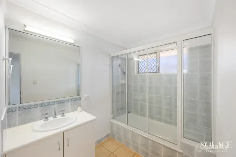 Property photo of 48 Emmadale Drive New Auckland QLD 4680