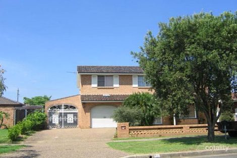 16 Lachlan St, Bossley Park, NSW 2176