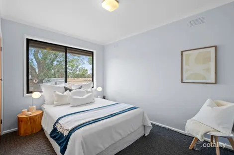 Property photo of 39 Devenish Road St James VIC 3727